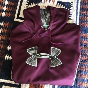 Under armor semi fitted hoodie